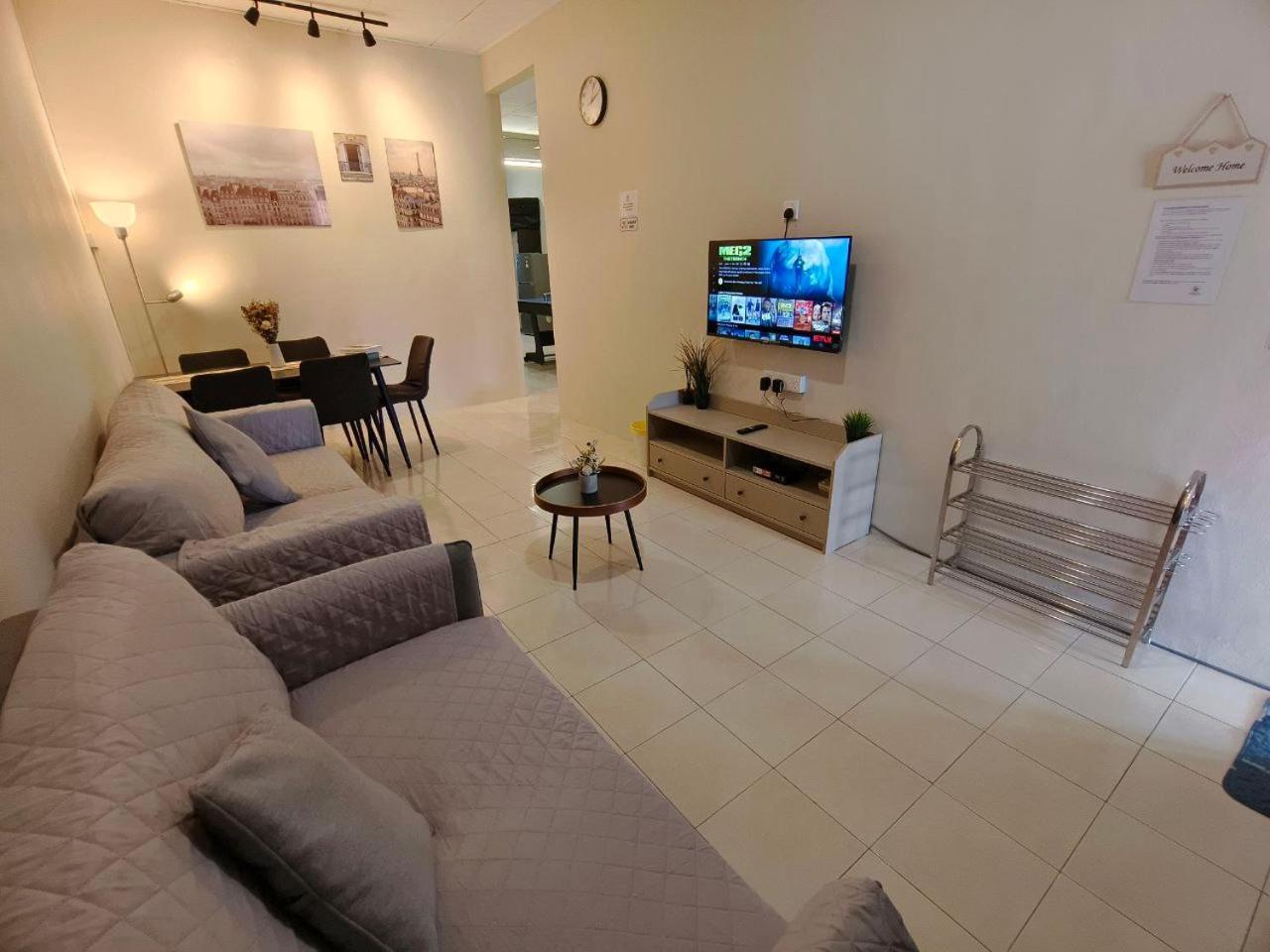 Newcastle Seri Impian Snooker Ping Pong Neflix Keluang Exterior foto